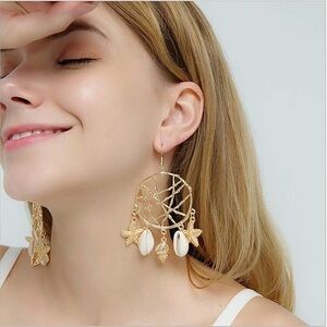🐚GoldTone  Dreamcatcher style Starfish Shell drop earrings